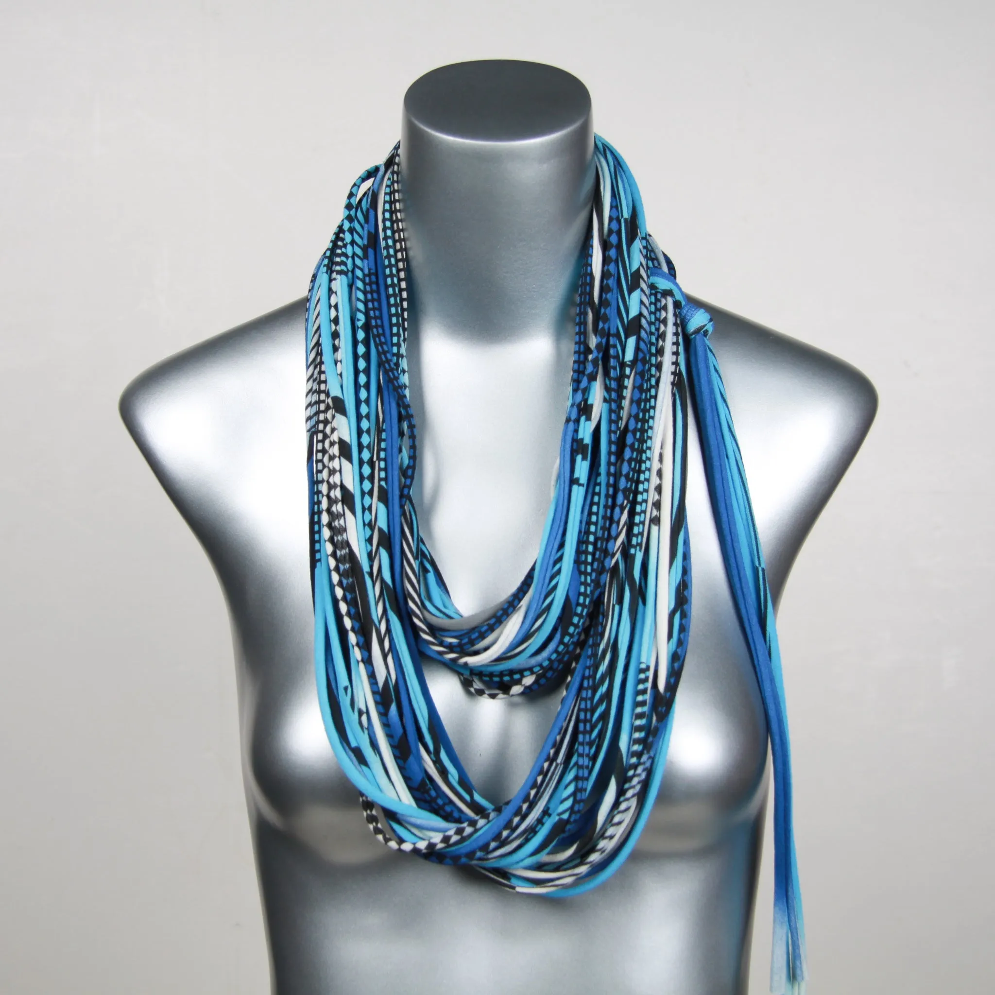 Necklush Infinity Scarf / Blue & Black / Unisex