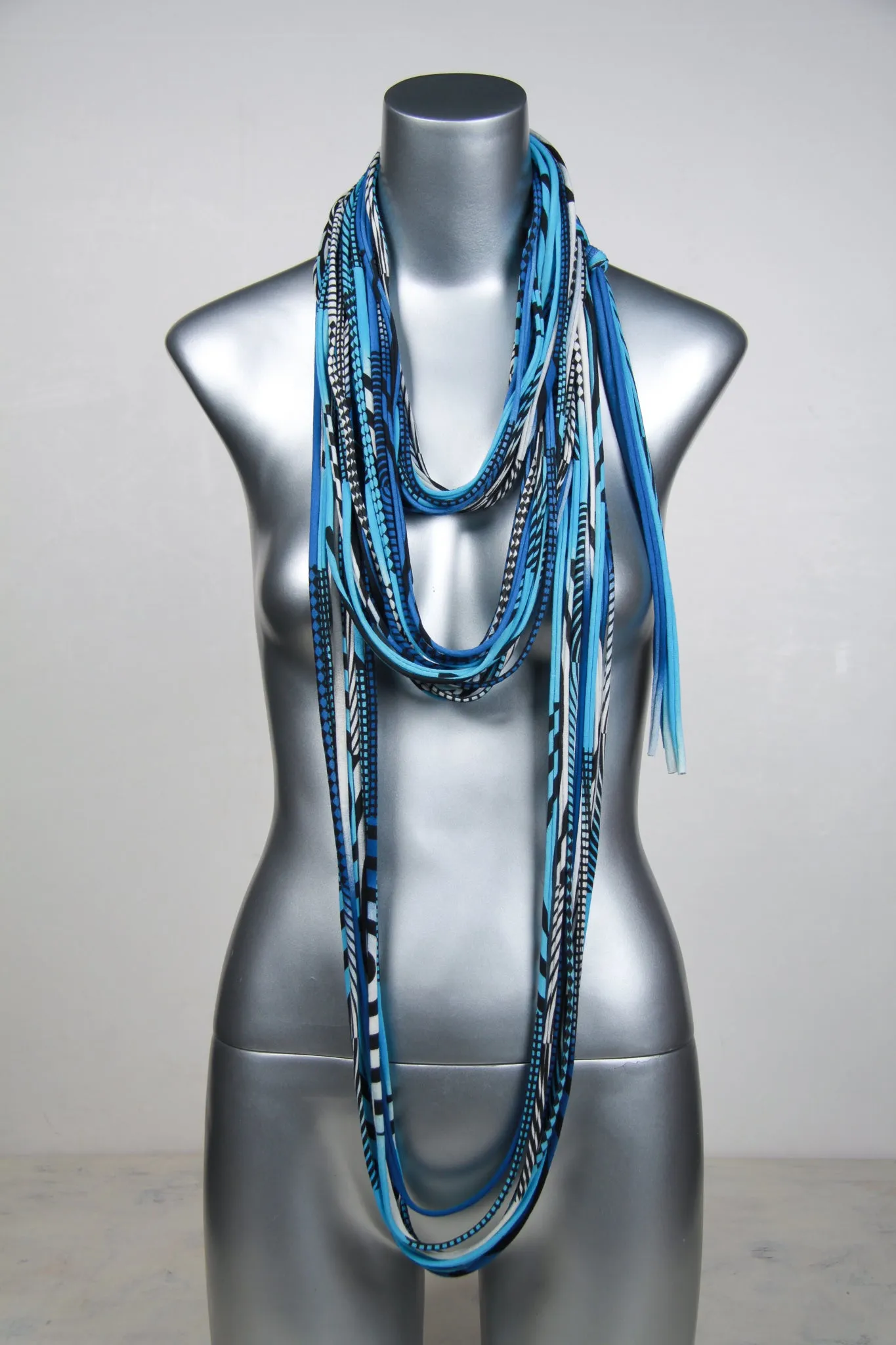 Necklush Infinity Scarf / Blue & Black / Unisex