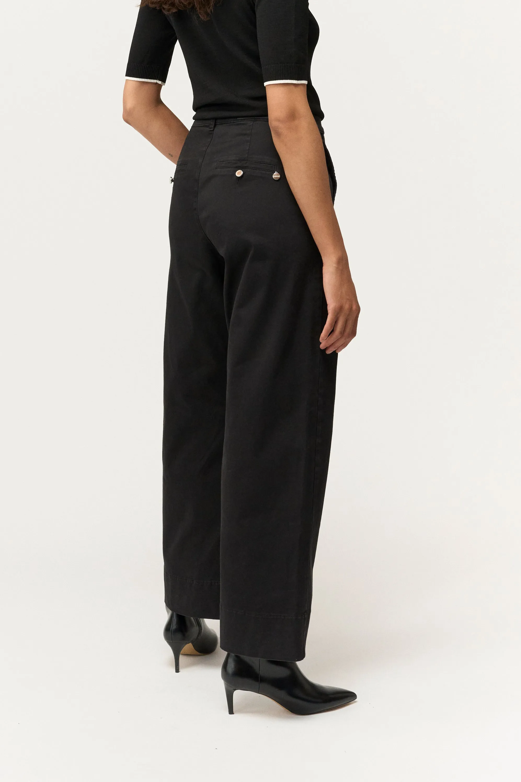 PD-Birkin Weekend Cropped Pant - Black