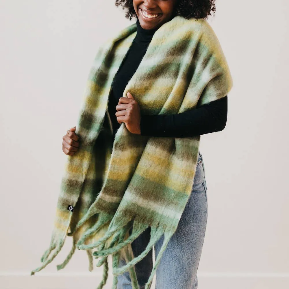 Pretty Simple | Adventure Ombre Scarf: Green